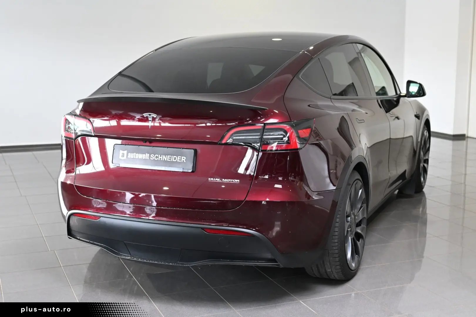 TESLA Model Y Performance Long Range Dual AWD