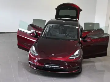 TESLA Model Y Performance Long Range Dual AWD