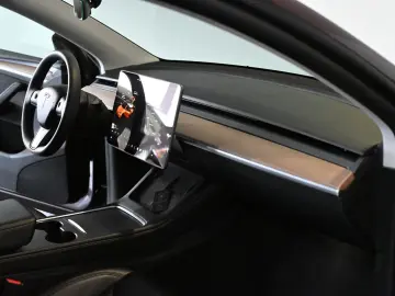 TESLA Model Y Performance Long Range Dual AWD