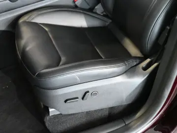 TESLA Model Y Performance Long Range Dual AWD