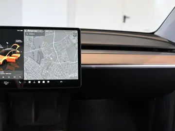 TESLA Model Y Performance Long Range Dual AWD