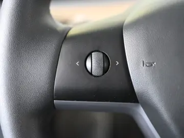 TESLA Model Y Performance Long Range Dual AWD