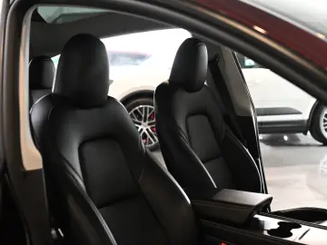 TESLA Model Y Performance Long Range Dual AWD