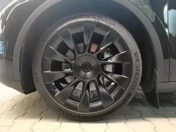 TESLA Model Y Long Range Dual Motor AWD