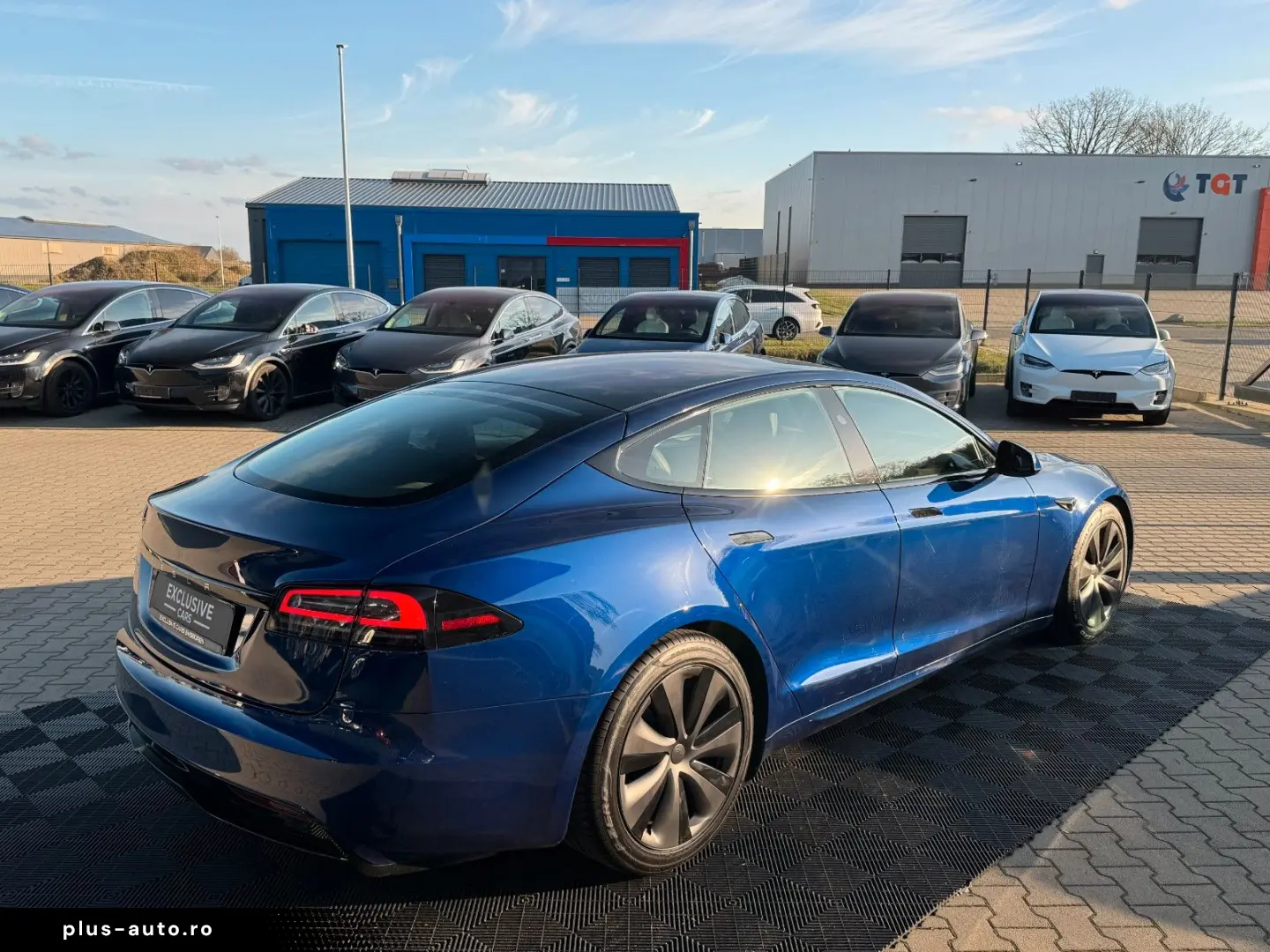 TESLA MODEL S MAXIMAL RANGE   Palladium   MATRIX   HW4