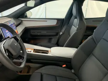 Polestar 4 Long Range Dual Pilot Plus HeadUp