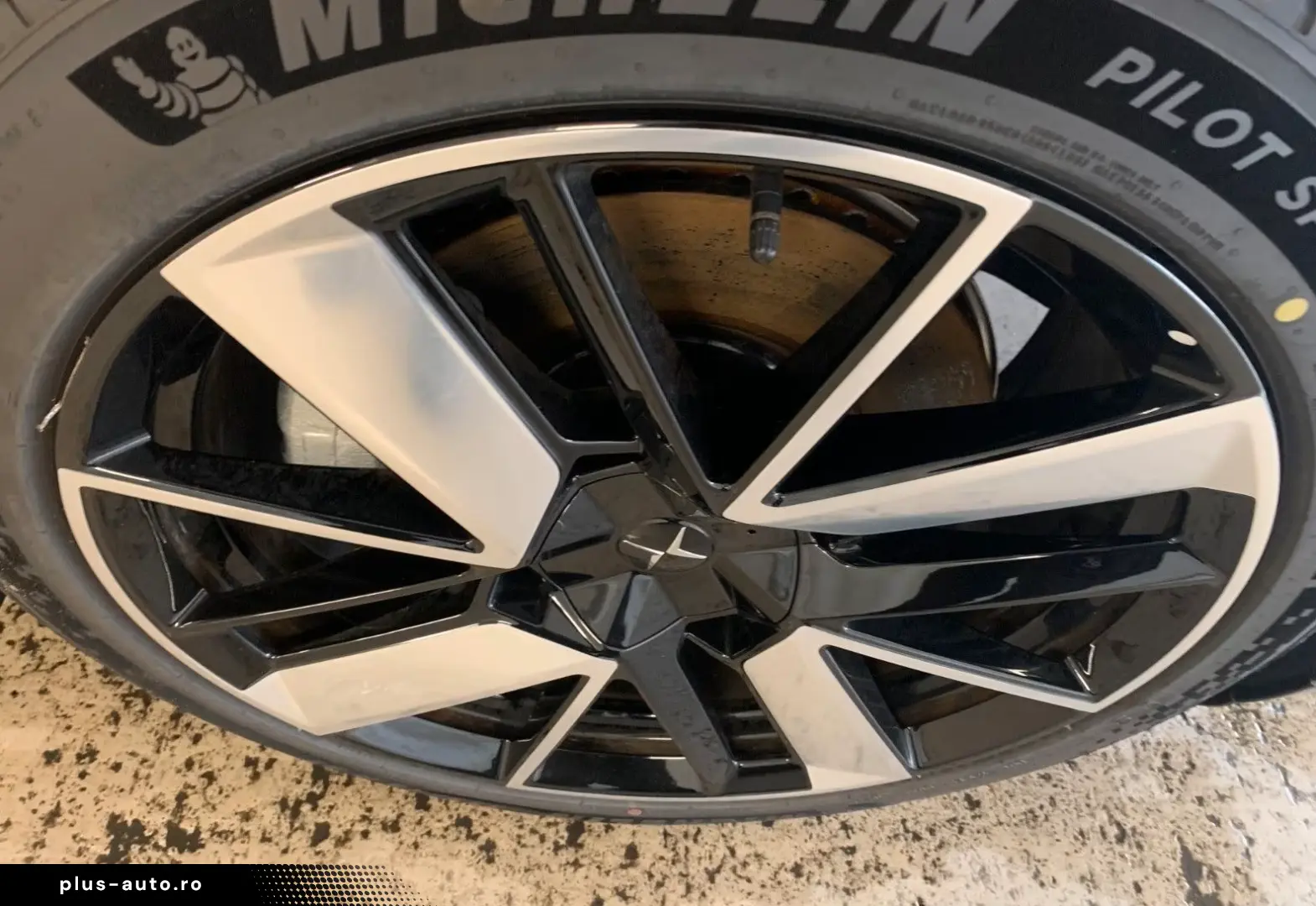 Polestar 4 Long Range Dual Pilot Plus HeadUp