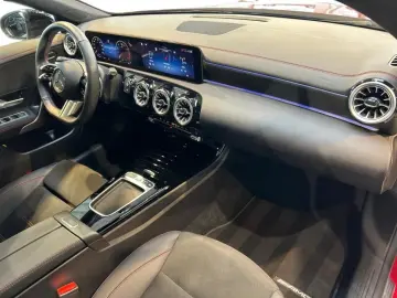 MERCEDES-BENZ CLA 200 Coupe AMG AMG MBUX Night Pano SHD Wide