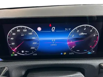 MERCEDES-BENZ CLA 200 Coupe AMG AMG MBUX Night Pano SHD Wide