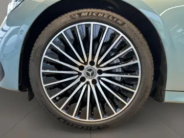 MERCEDES-BENZ E 300 e AMG AMG ILS MBUX Burm Night Fahrassist