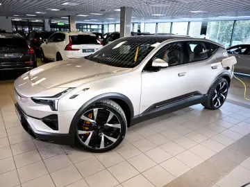 Polestar 3   in STOCK  B&W   MASSAGE