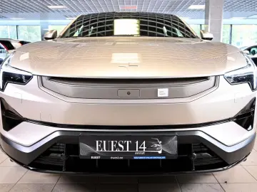 Polestar 3   in STOCK  B&W   MASSAGE