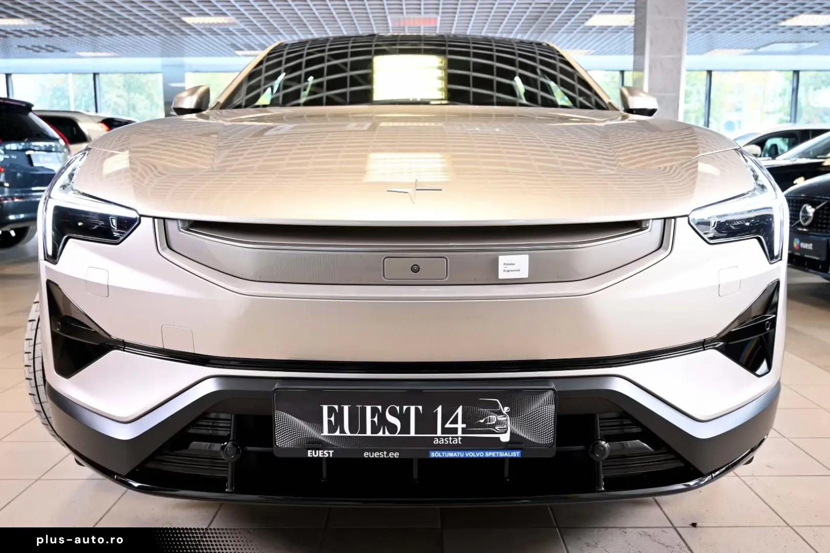 Polestar 3   in STOCK  B&W   MASSAGE