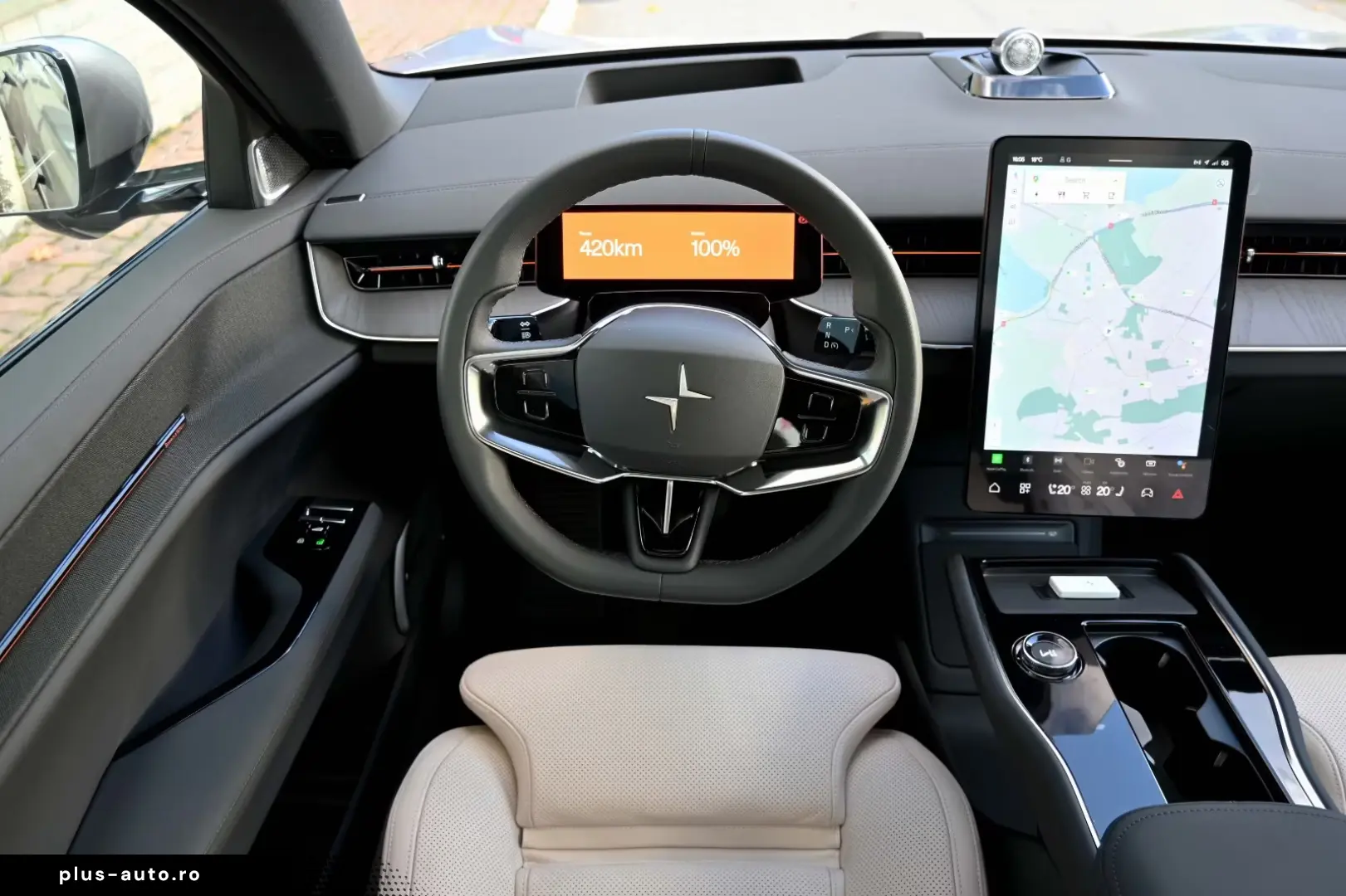 Polestar 3   in STOCK  B&W   MASSAGE