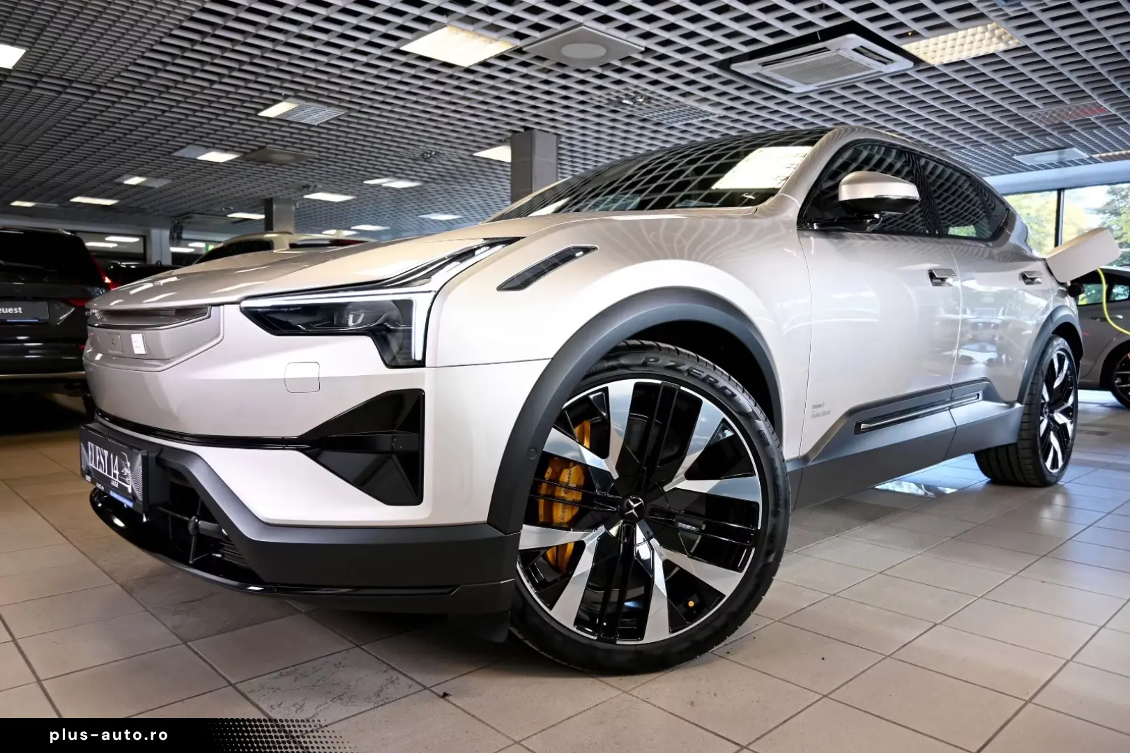 Polestar 3   in STOCK  B&W   MASSAGE