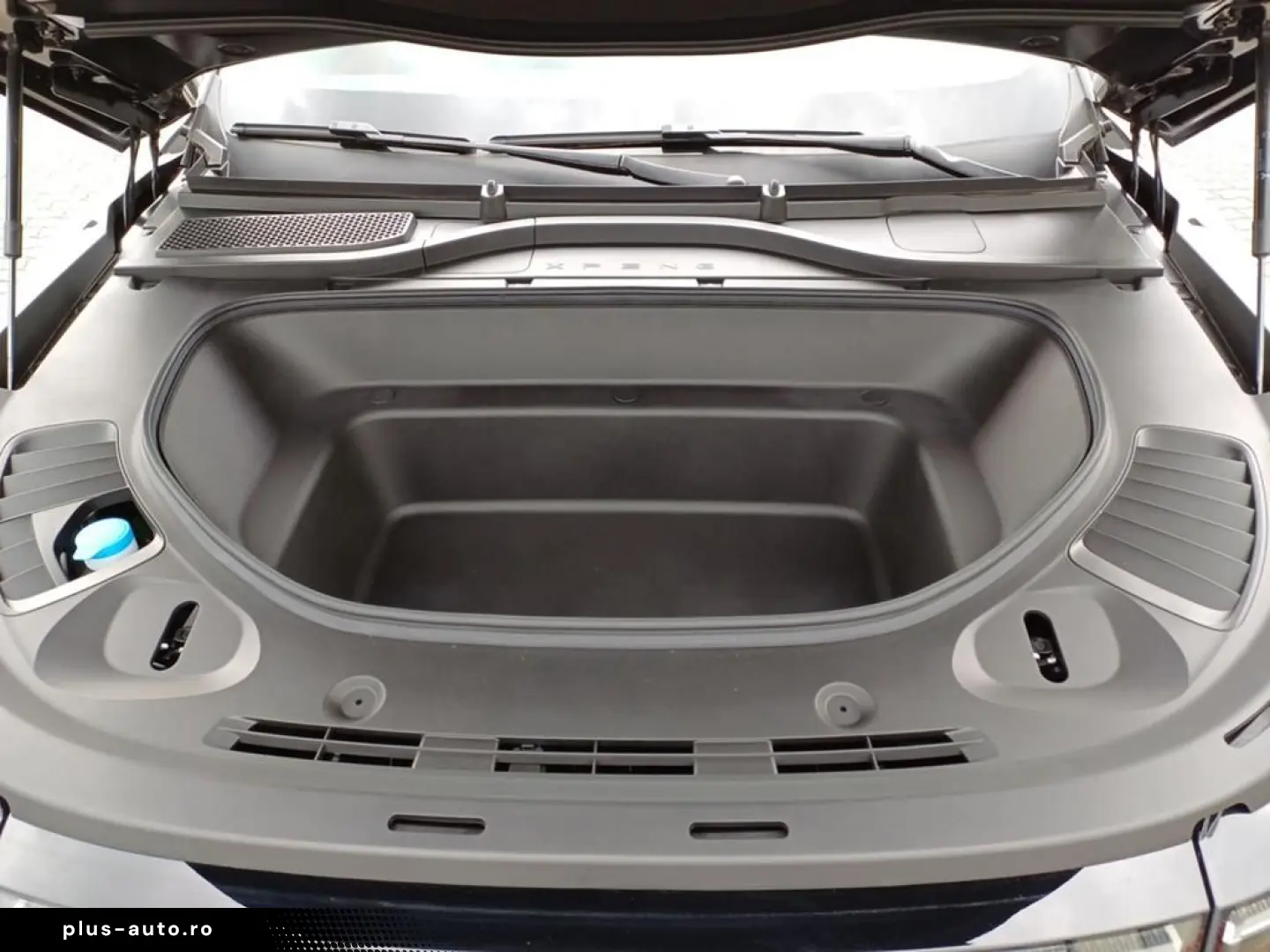 XPENG G9 Performance MidnightBlack BraunLeder