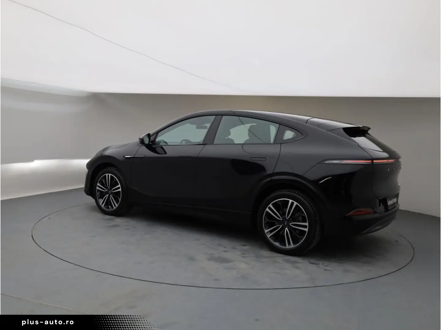 XPENG G6 AWD Performance Distr Pano 360Kam Leder