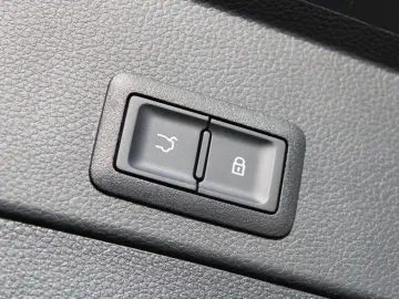 HONGQI E-HS9 Executive 99kWh   7-pers   Orginal NL   20