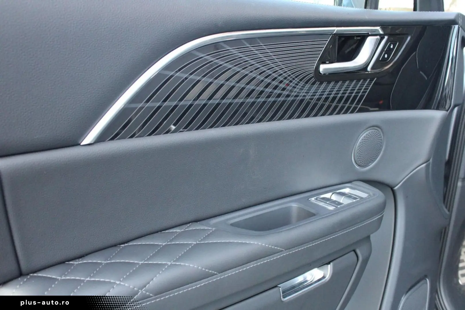 HONGQI E-HS9 Executive 99kWh   7-pers   Orginal NL   20