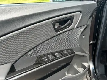 KGM Tivoli 1.5l Quartz Lederausstattung  Navi