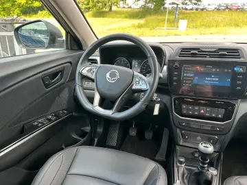 KGM Tivoli 1.5l Quartz Lederausstattung  Navi