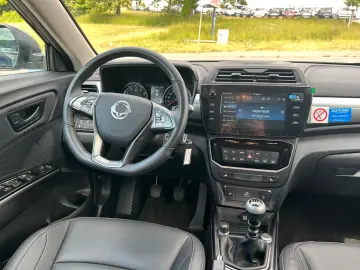 KGM Tivoli 1.5l Quartz Lederausstattung  Navi