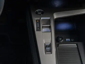 PEUGEOT 408 Allure Park Komfort-Paket 360 Abstands.