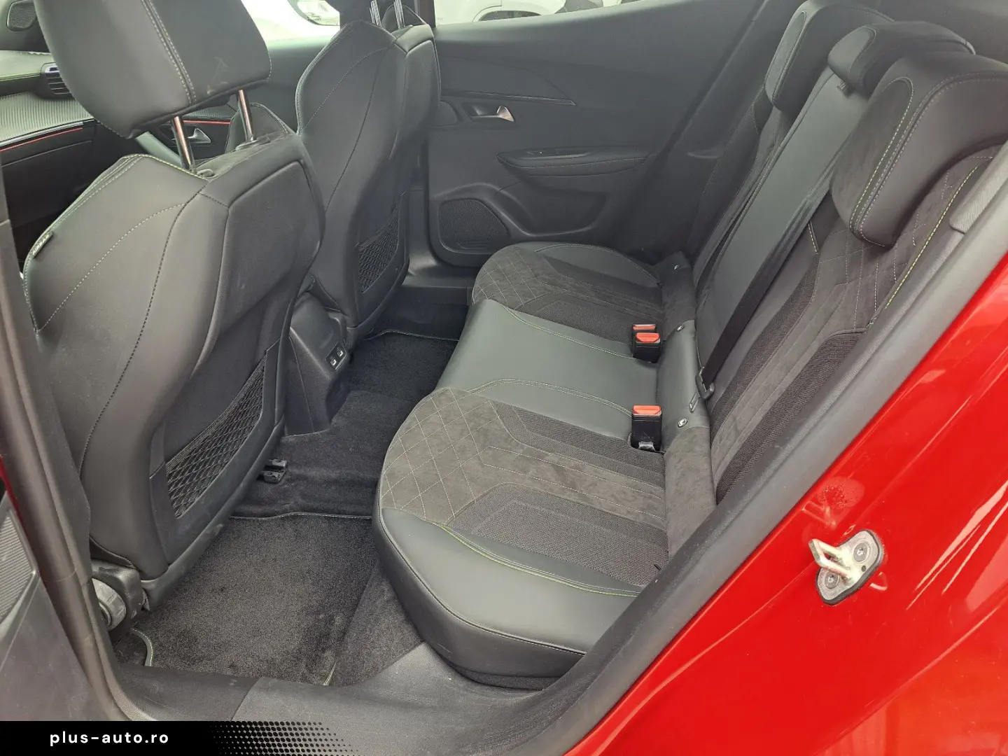 PEUGEOT 2008 GT Pack 130 EAT8 Automatik