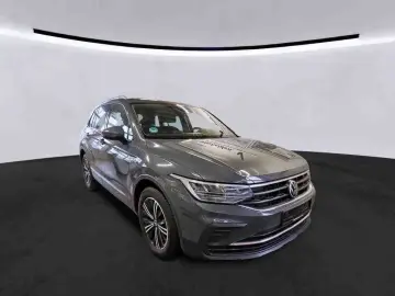VW Tiguan 2.0 TDI Active  DSG AHK LED NAVI