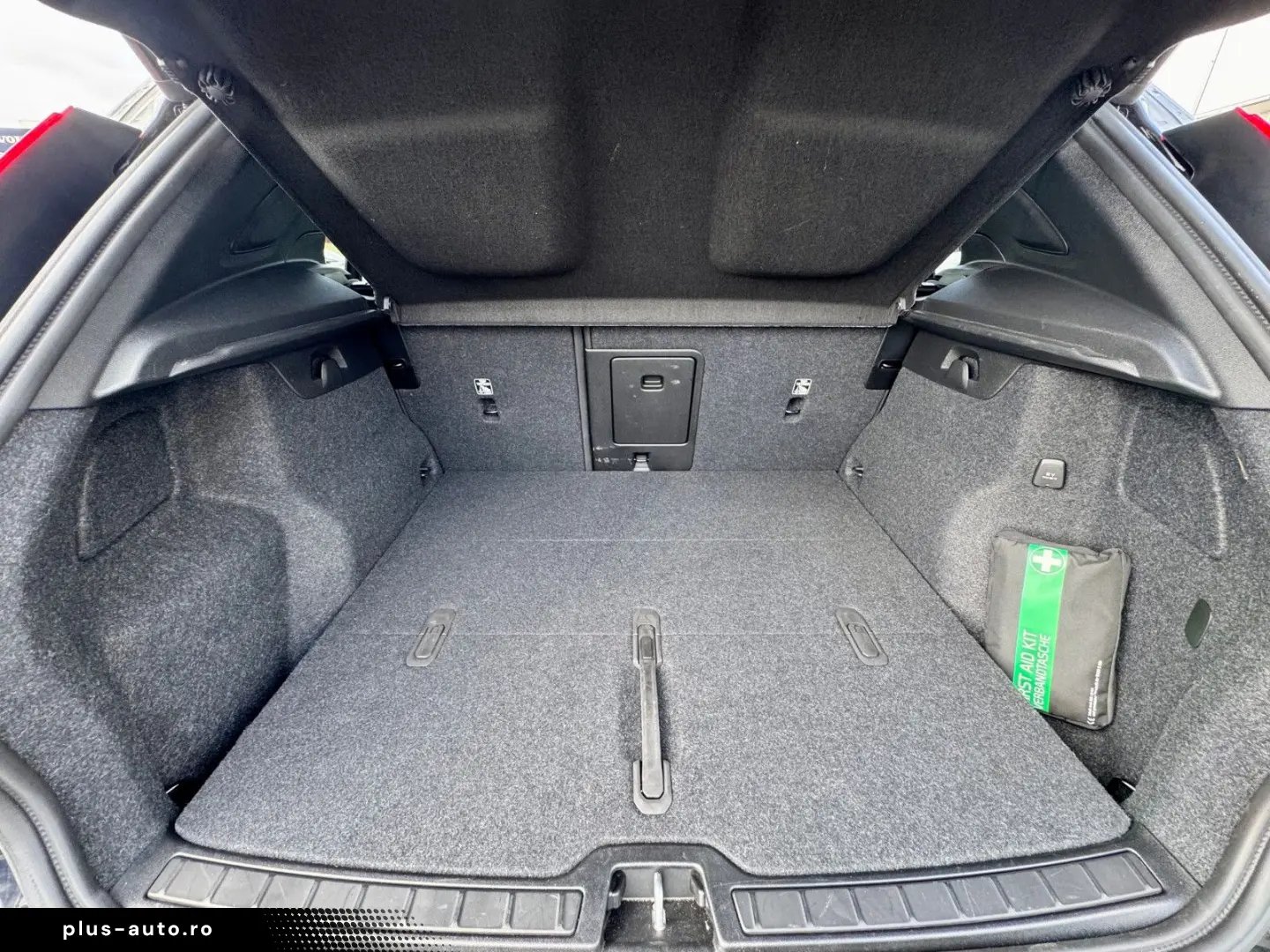 VOLVO XC40 B3 Automatik   Alle Pakete