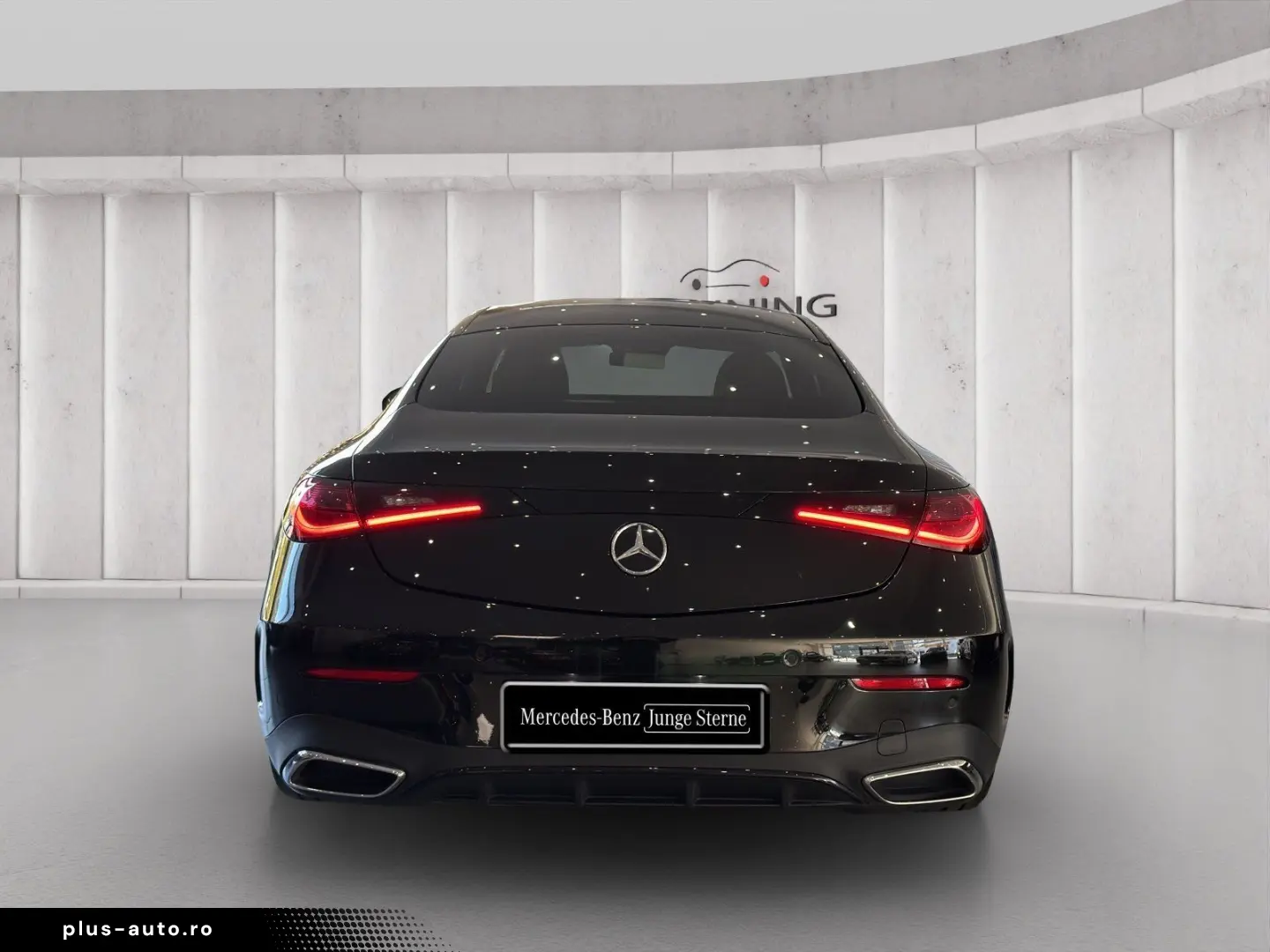 MERCEDES-BENZ CLE 200 AMG Night Panorama Burmester Memory 20