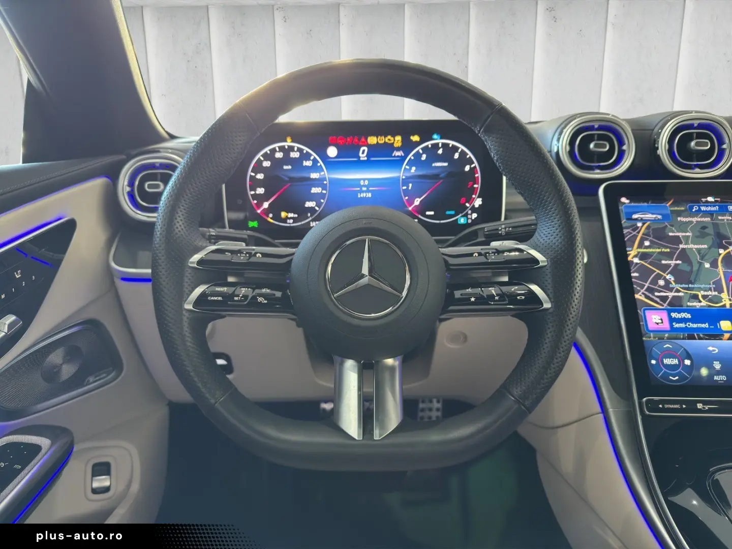 MERCEDES-BENZ CLE 200 AMG Night Panorama Burmester Memory 20