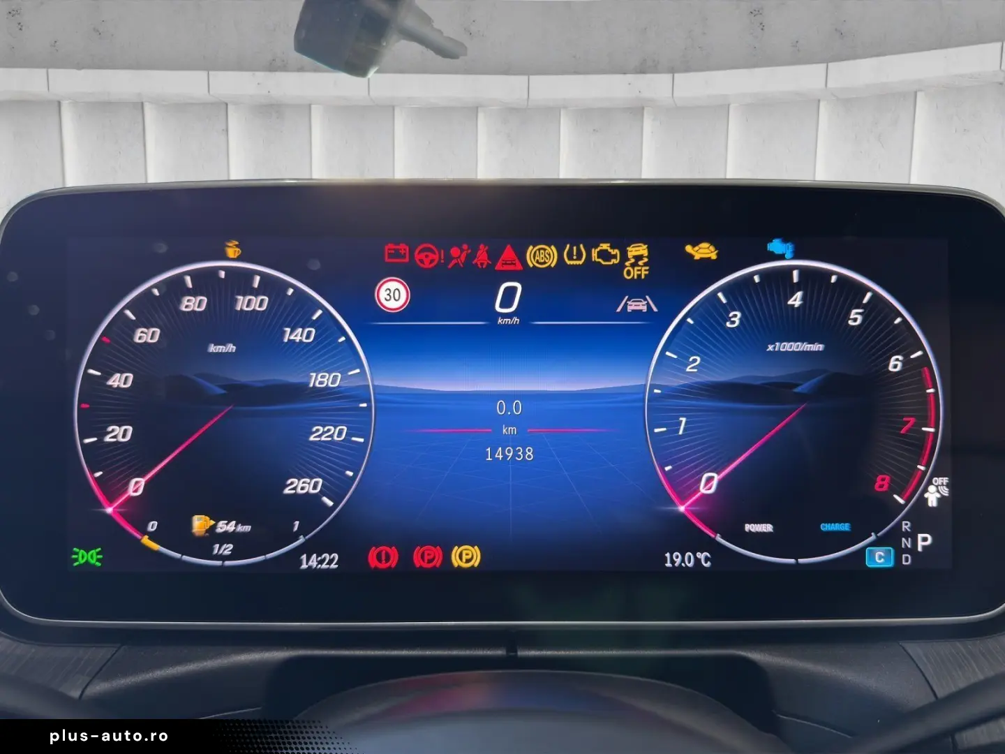 MERCEDES-BENZ CLE 200 AMG Night Panorama Burmester Memory 20