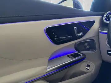 MERCEDES-BENZ CLE 200 AMG Night Panorama Burmester Memory 20