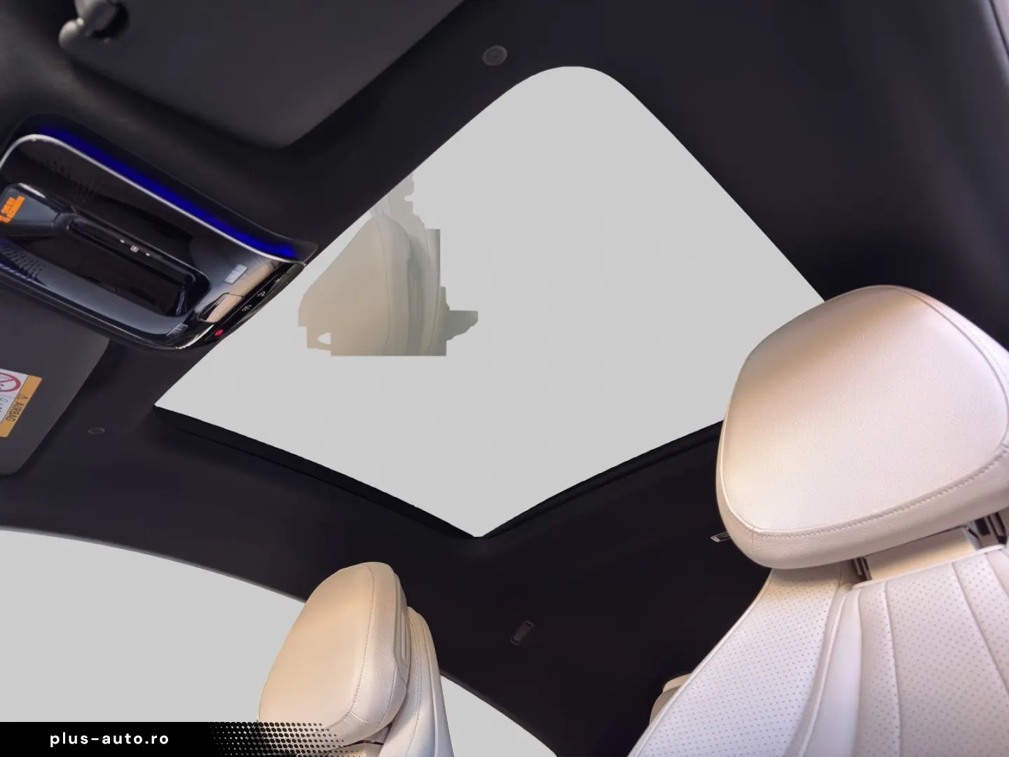 MERCEDES-BENZ CLE 200 AMG Night Panorama Burmester Memory 20