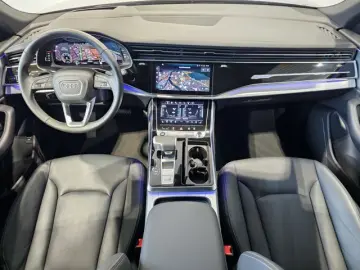 AUDI Q8 50 TDI S Line Pano Matrix Softc.Hud Belüf 360
