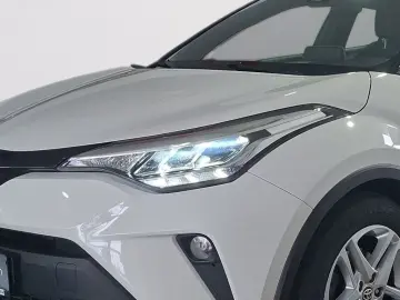 TOYOTA C-HR Hybrid Flow