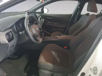 TOYOTA C-HR Hybrid Flow