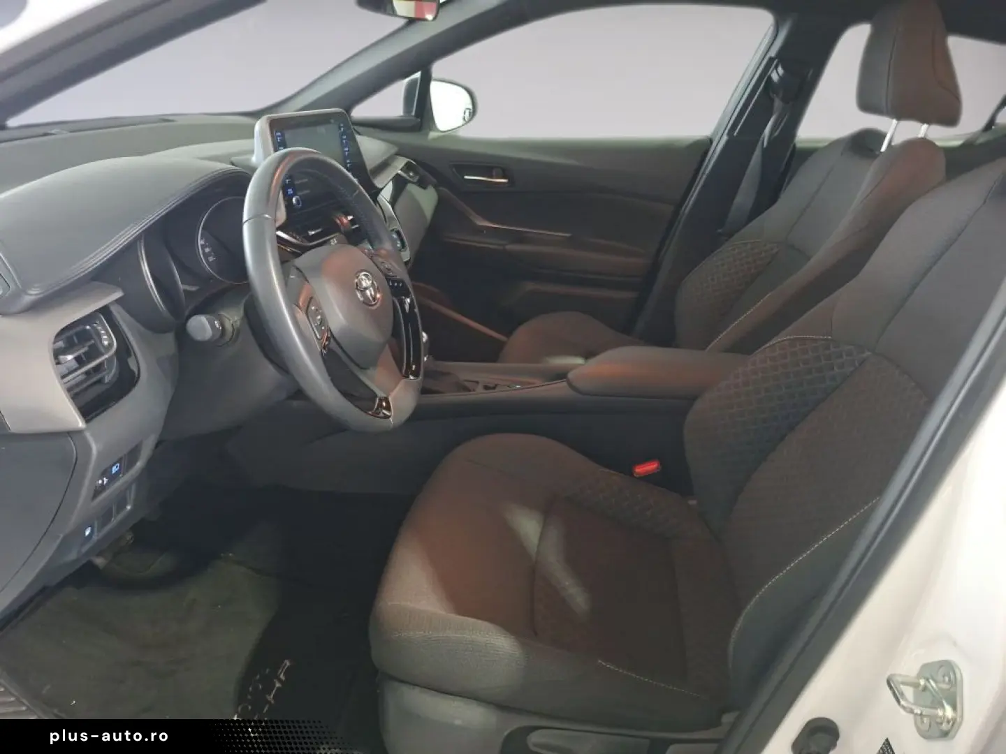 TOYOTA C-HR Hybrid Flow