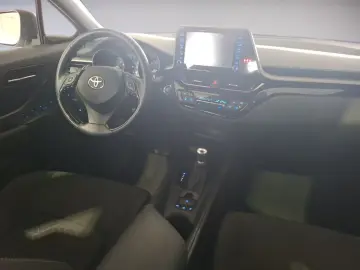 TOYOTA C-HR Hybrid Flow