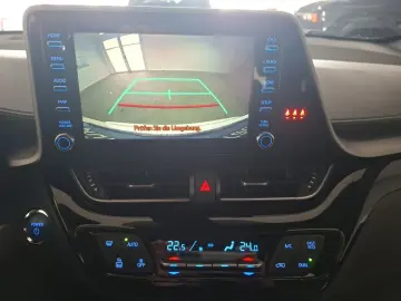 TOYOTA C-HR Hybrid Flow