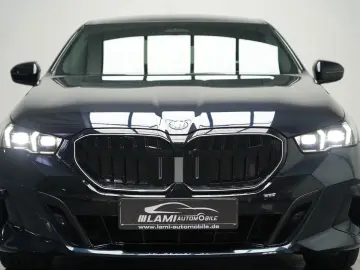 BMW 520d xDrive M Sport ICONIC PANO HUD 360 B&W