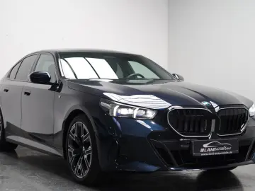 BMW 520d xDrive M Sport ICONIC PANO HUD 360 B&W
