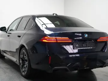 BMW 520d xDrive M Sport ICONIC PANO HUD 360 B&W
