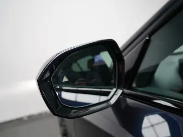 BMW 520d xDrive M Sport ICONIC PANO HUD 360 B&W