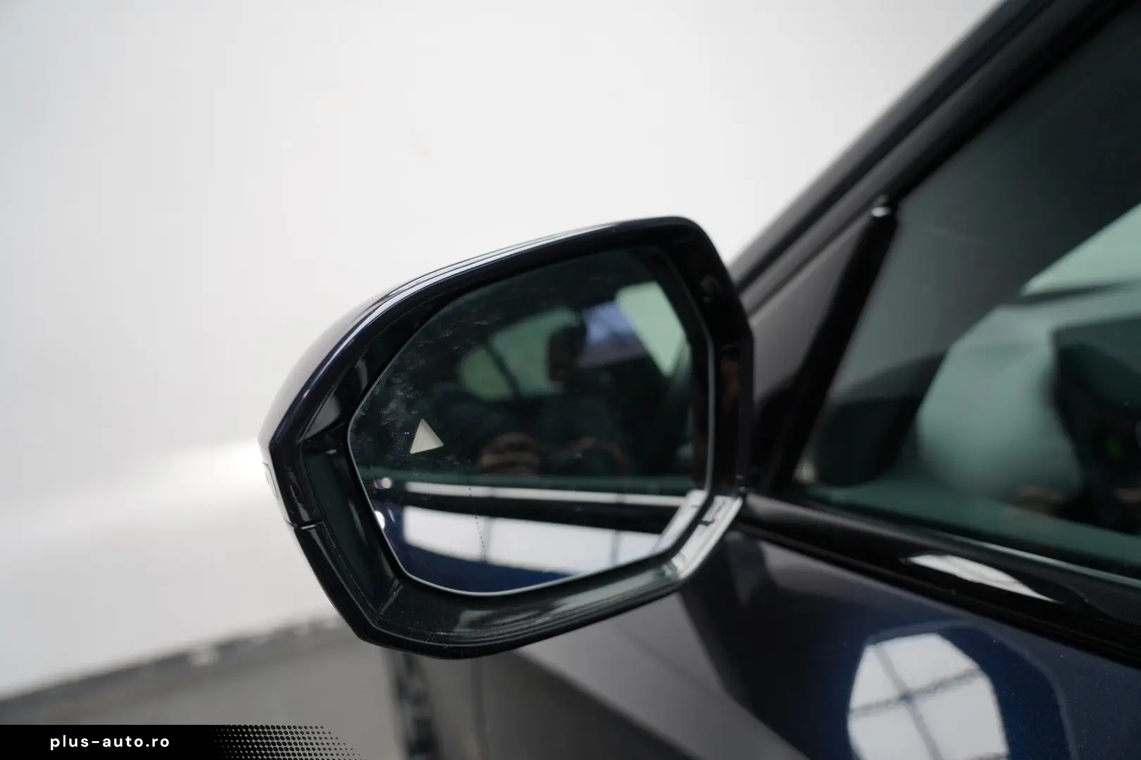 BMW 520d xDrive M Sport ICONIC PANO HUD 360 B&W