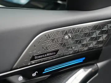 BMW 520d xDrive M Sport ICONIC PANO HUD 360 B&W