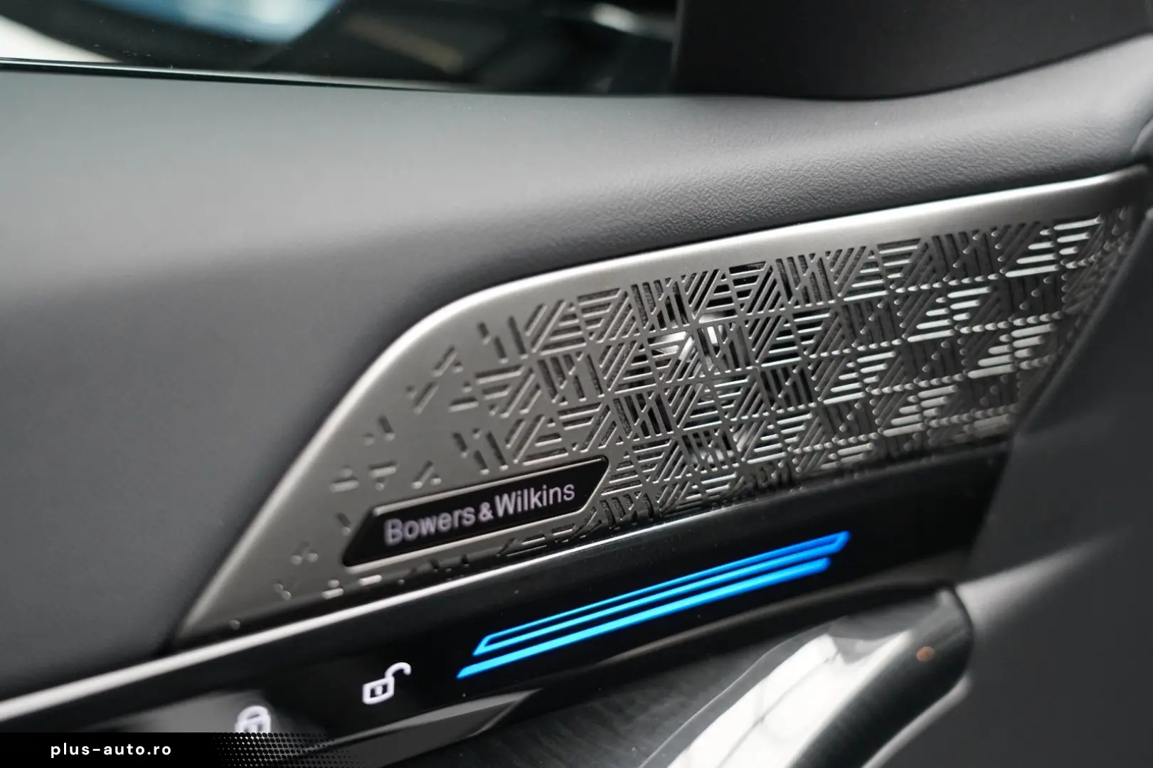 BMW 520d xDrive M Sport ICONIC PANO HUD 360 B&W