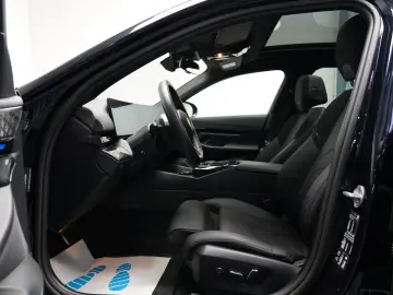 BMW 520d xDrive M Sport ICONIC PANO HUD 360 B&W