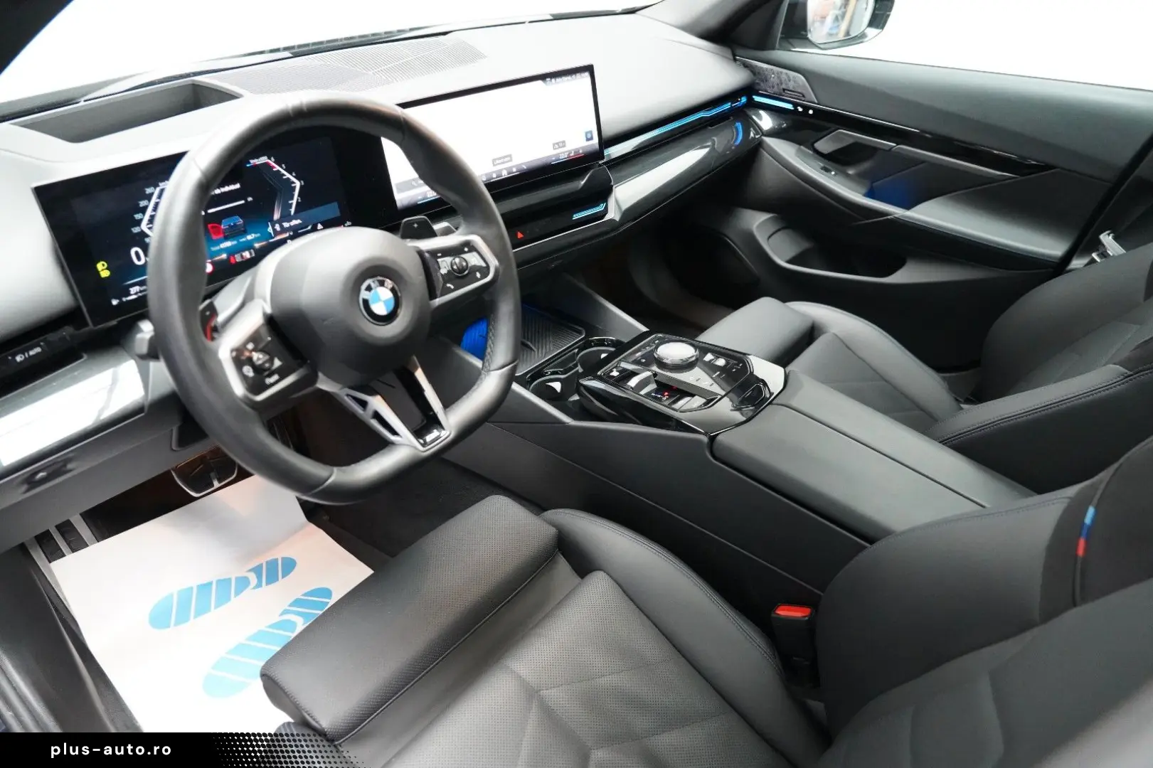 BMW 520d xDrive M Sport ICONIC PANO HUD 360 B&W